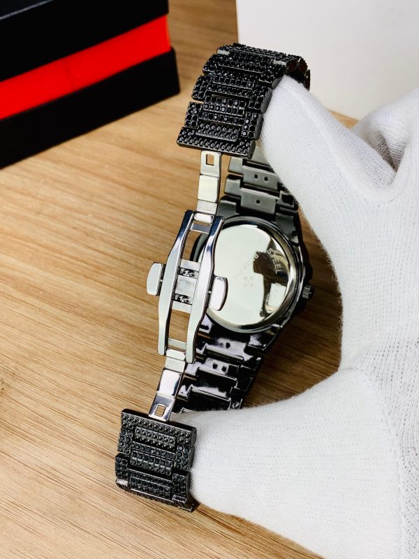 Blacked Iced Out Stainless Steel Chain Watch for Men – Stylish Fashion Watch with Date Display